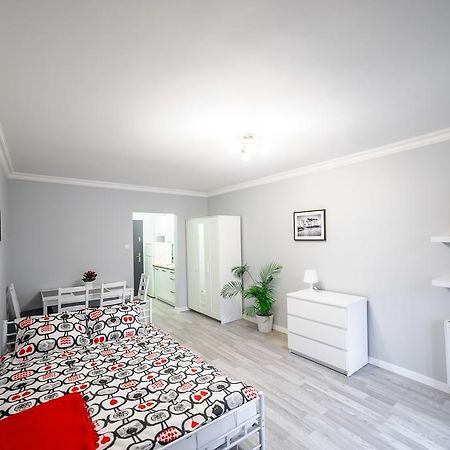 Appartamento Apartament Grojecka Korotynskiego Varsavia Camera foto