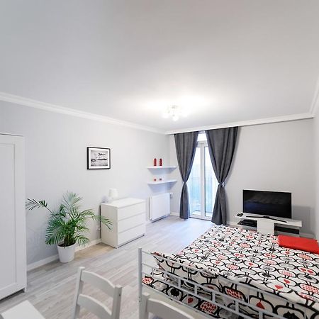 Appartamento Apartament Grojecka Korotynskiego Varsavia Camera foto